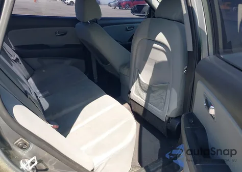 2010 Hyundai Elantra Gls z USA, uszkodzony, nr VIN KMHDU4AD5AU952996